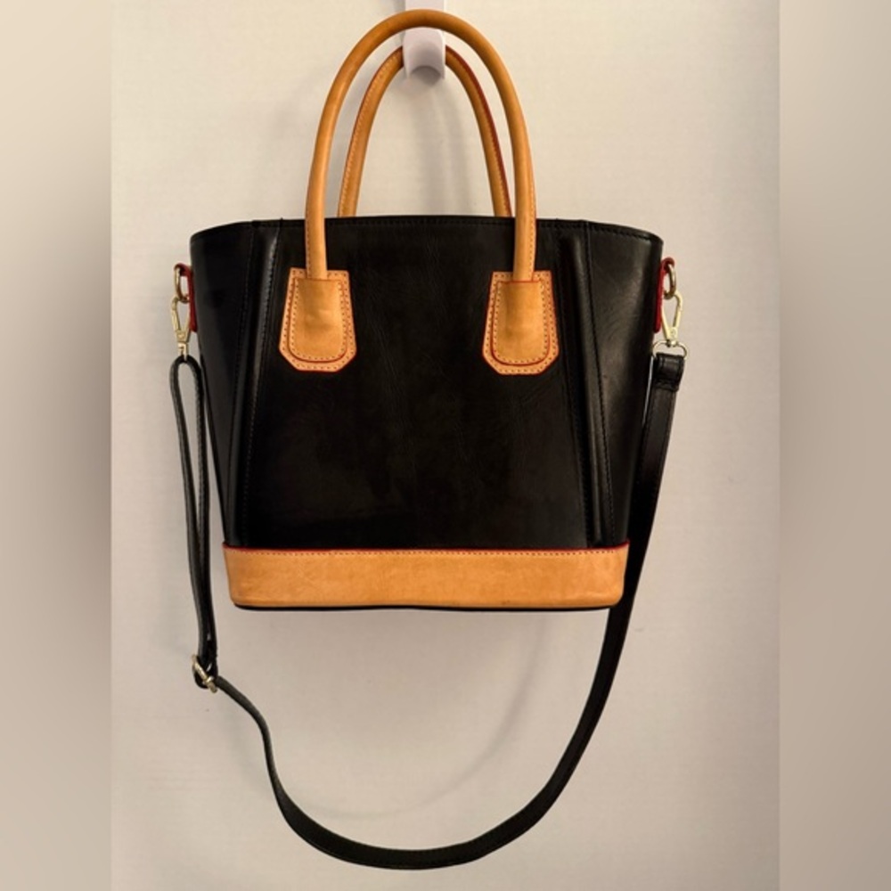 Florence Italy Genuine Leather Domed Satchel Crossbody Bag Black Tan Red